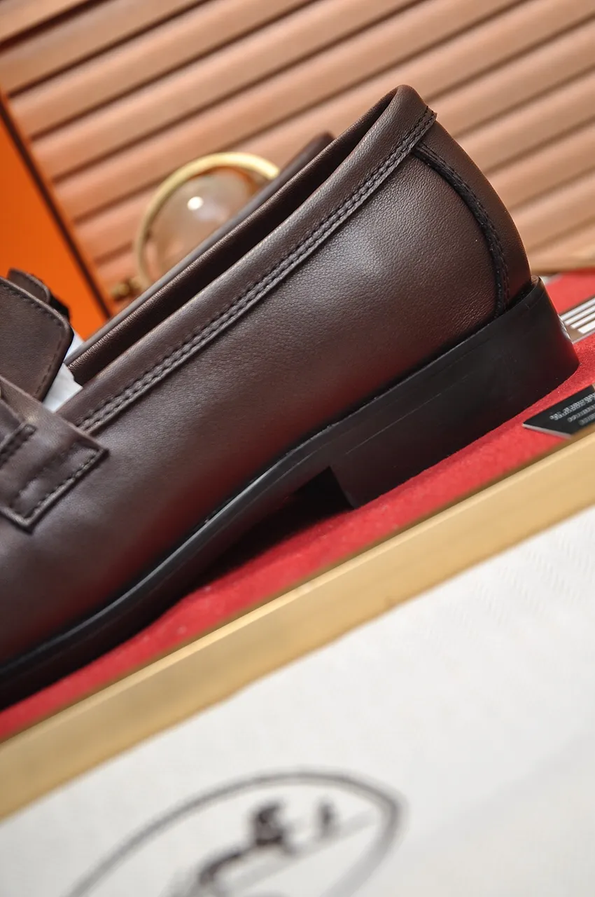 Men's shoes💰460💶[HERMES] (sheepskin lining)🍀Italian top luxury🍀He does not pursue novel styles and gorgeous colors, but attracts the favor of successful men with his flawless, elegant and classic style. Formal leather shoes This very comfortable, simple and stable style allows you to easily match any style! The pattern is absolutely 1:1 refined from the original case, and we strive for excellence in materials, imported cowhide + sheepskin lining💪💪💪extraordinary texture👍! .Black Brown Size: 38-45 (45 customized)